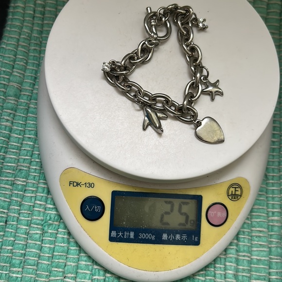 🖤Vtg charms toggle bracelet - Picture 9 of 9